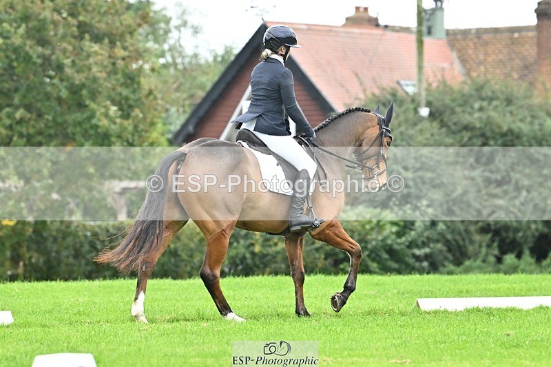 241024-134037-04178 - 328-Zara.Head-FOURFIELDS.LOVEHEART