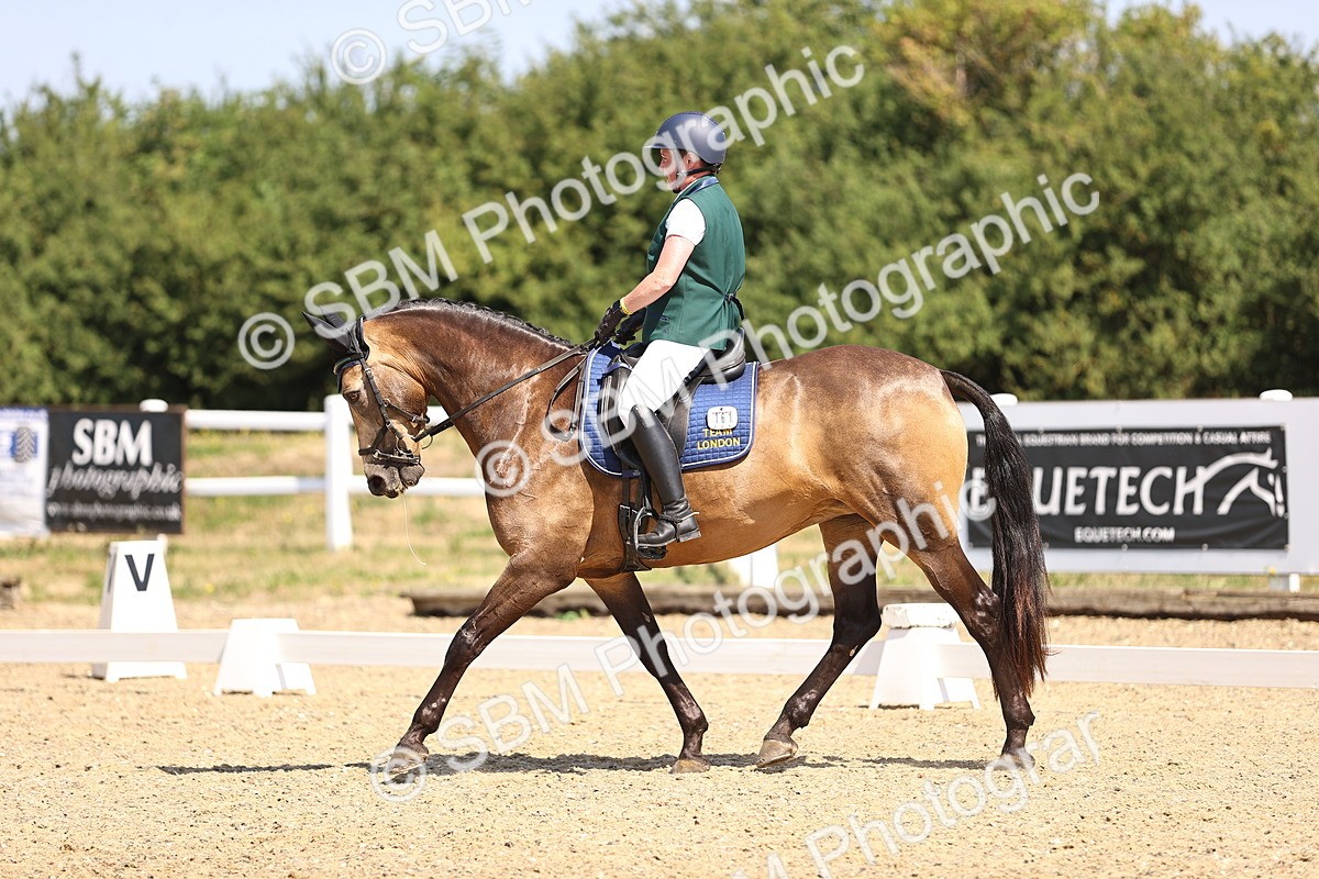 SBM_009479 - Novice 5 - 9.50-10.53