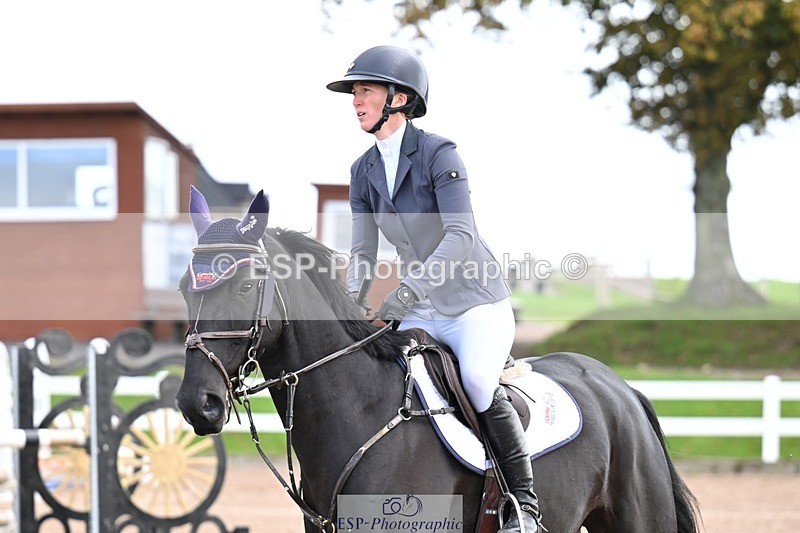 251022-124808-00428 - Cls 4 Snr Newcomers 1.10m