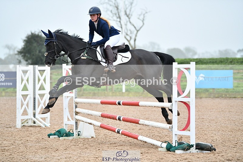 241102A-110019-04154 - SAT Cls 9 British Novice and 90cm Open