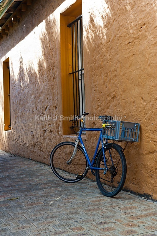 YR6M4208 RM) - Worldwide