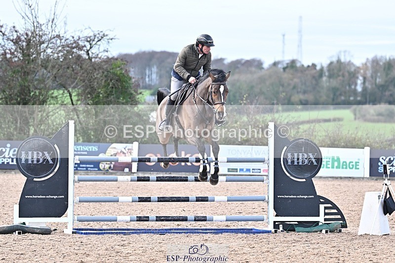 251126-132324-00568 - Cls 5 Foxhunter and 1.20m