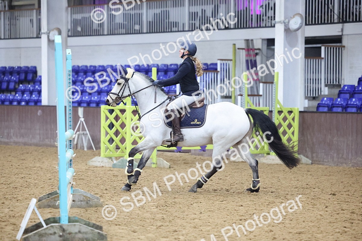 SBM_003320 - Class 11 - Blue Chip Pony Newcomers - 1.00m Open