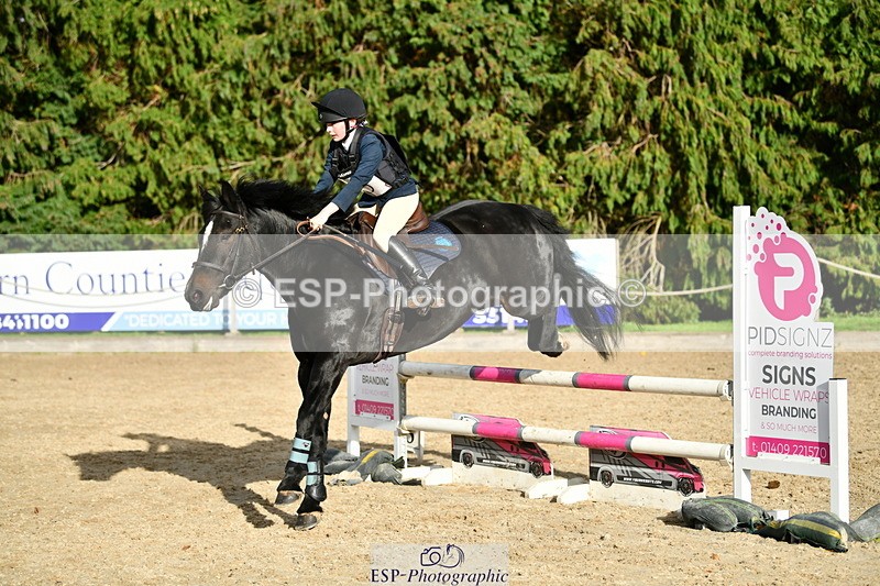 251004A-162559-02059 - Classes 10 & 11 80cm