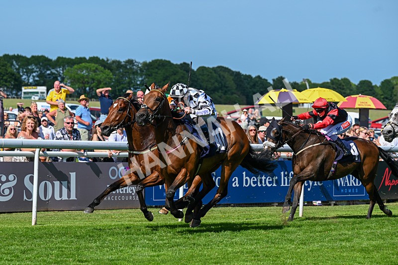 300526-Race 5-Glenfinnan-6458