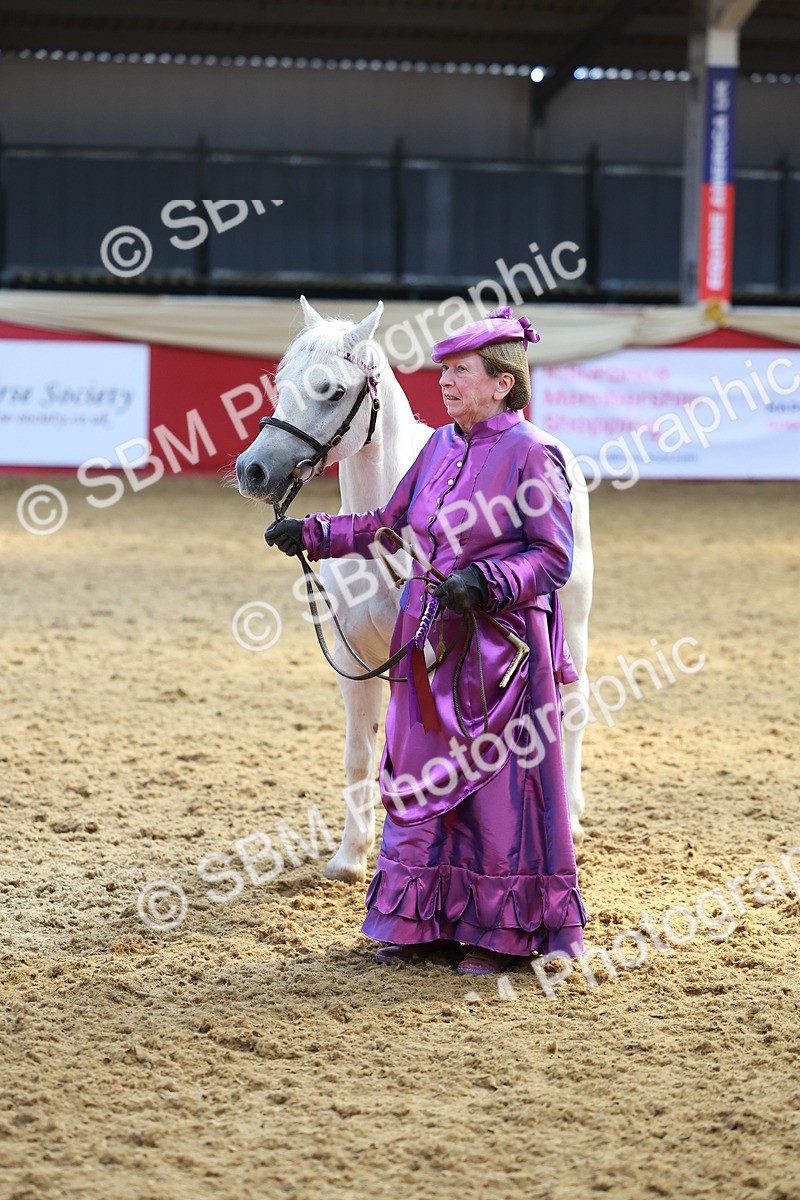 SBM_13705 - Class 104 - IH  Costume