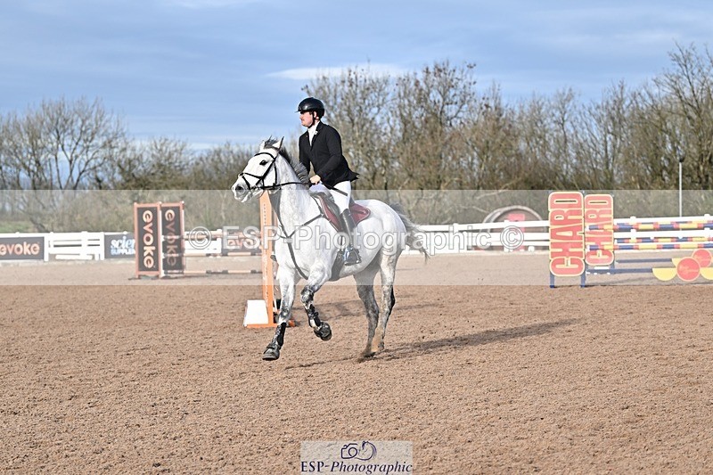 251126-121448-00412 - Cls 4 Newcomers and 1.10m