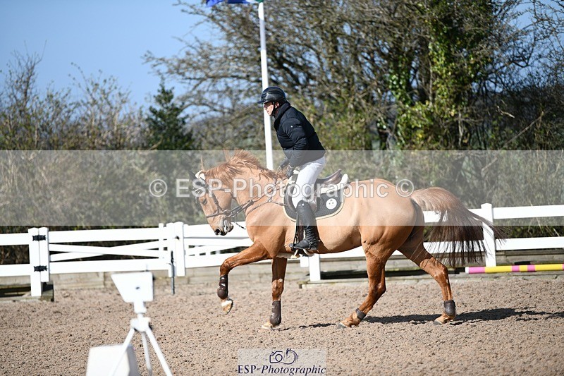250330-103901-06206 - Cls 32 British Novice and 90cm
