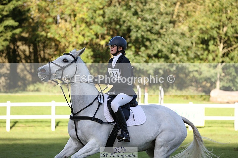 231022-153817-29865 - 401-SASSY.BIRD-Jemima.Haslam-TrotUp+SJ