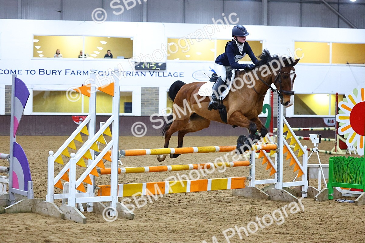 SBM_002769 - Class 6 - Holly & Ivy Stakes - 90cm