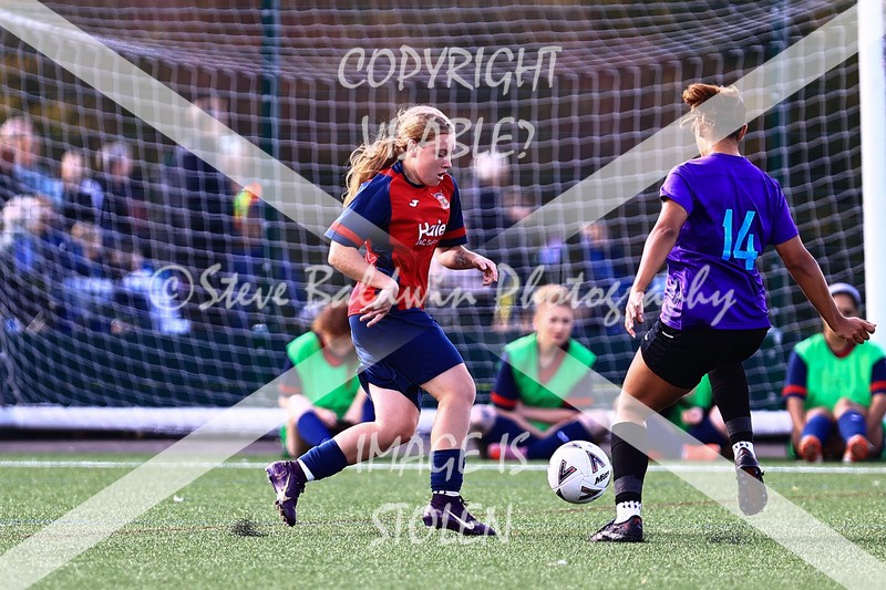 1DX30451 - 2025-10-05 FC Abbey Meads Ladies V Purton  Kingsdown FC Ladies