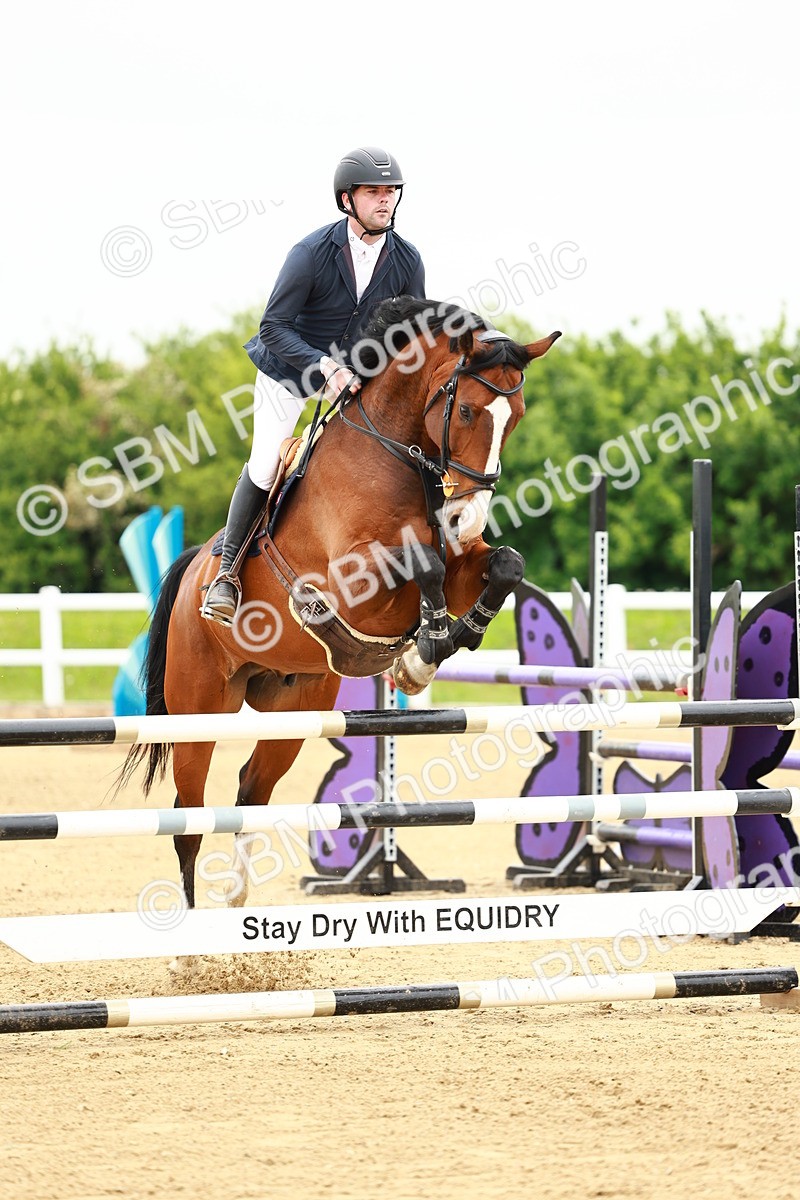 SBM_001044 - Class 4 - Senior Newcomers - 1.10m