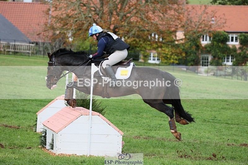 231021-135715-17204 - 444-REDHILL.SKANDEL-Emma.Stokes-SC+XC