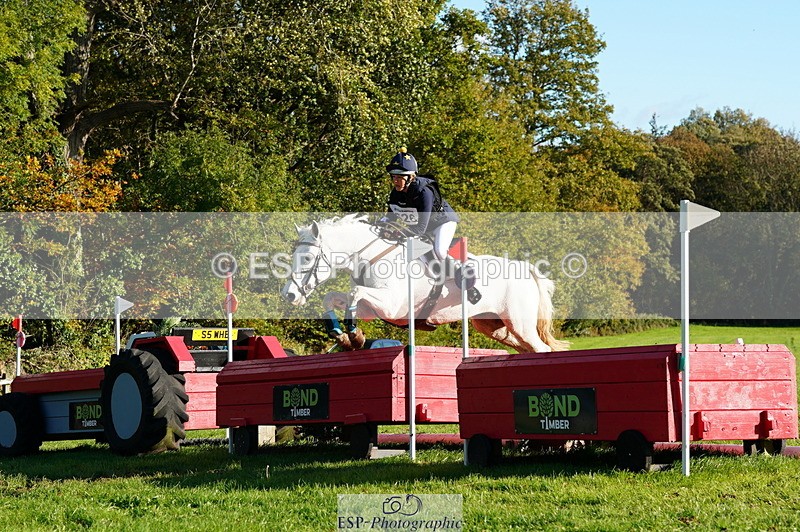 251025A-151230-21542 - G-526-Helen.Hickson