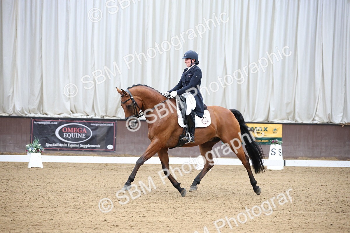 SBM_004428 - Class 9 - FEI Inter 1 Gold - 15.55-16.43