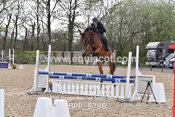 BPP_5798 - CLASS 24 SUN Senior British Novice/ 90cm Open
