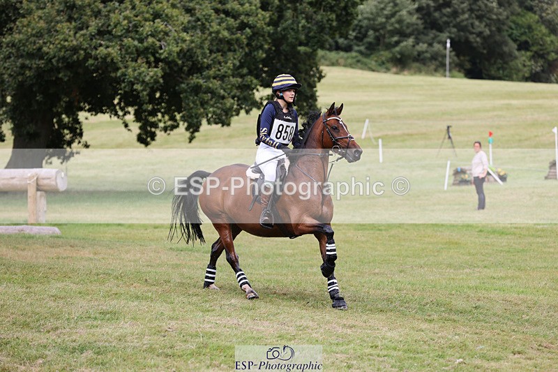 240825X-144705-35099 - 80cm XC 14.30 to 15.30