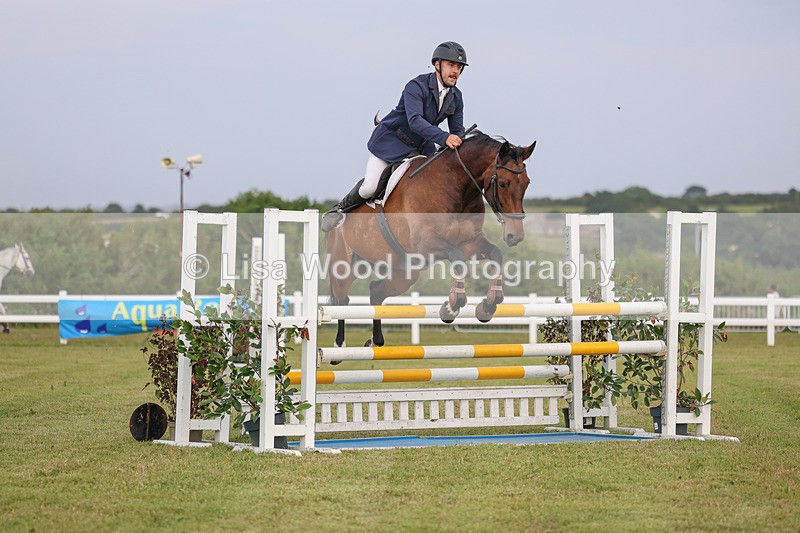 3E7A1007 - Class D: Showjumping Senior Newcomers/1.10m open