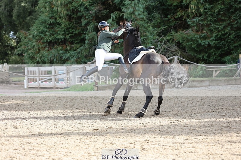 250831A-100005-09215 - Cls 41 1.05m Amateur Quali and Open