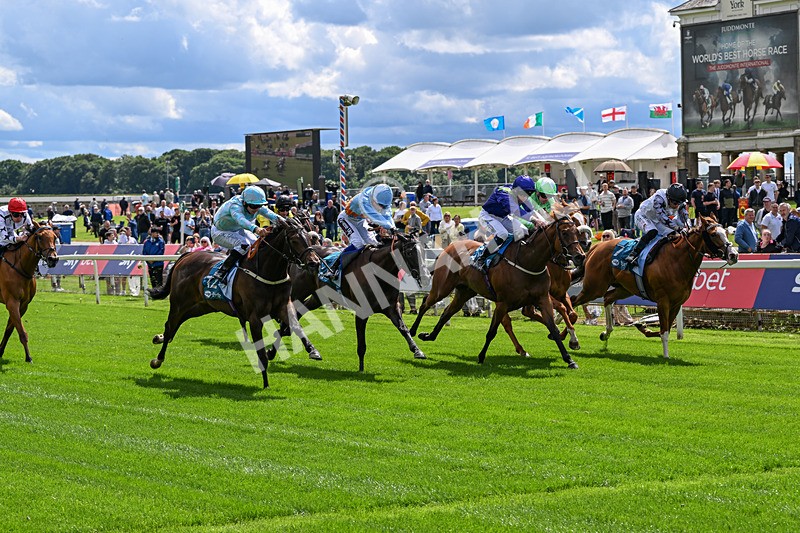 120626-Race 3-Bintaryana-7304 - Race 3 15.00pm British EBF Fillies' Handicap