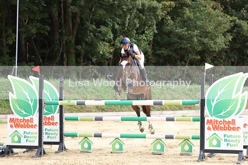 3E7A4591 - Class 9: Senior 1.30m open