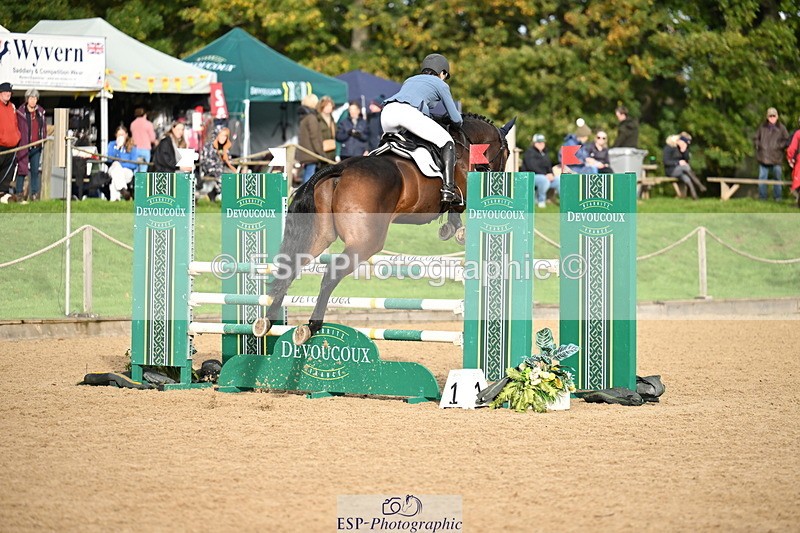 251024A-101946-06402 - B-135-Eva.Carse