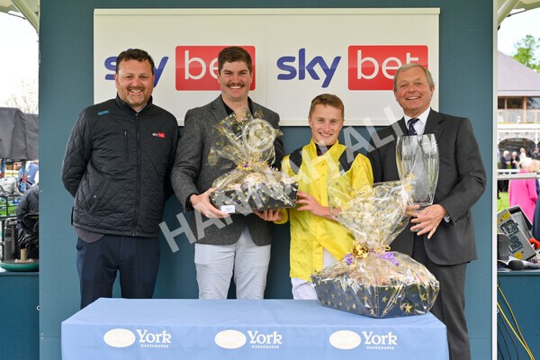 yr11052022r1-45 - Race 1 1.50pm Sky Bet Race to the Ebor Jorvik Stakes