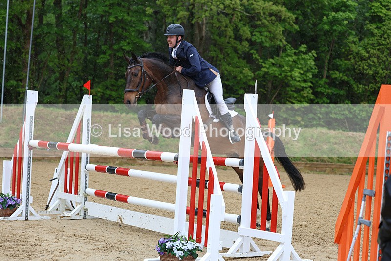 3E7A7201 - Class 7: Senior Newcomers/1.10m open