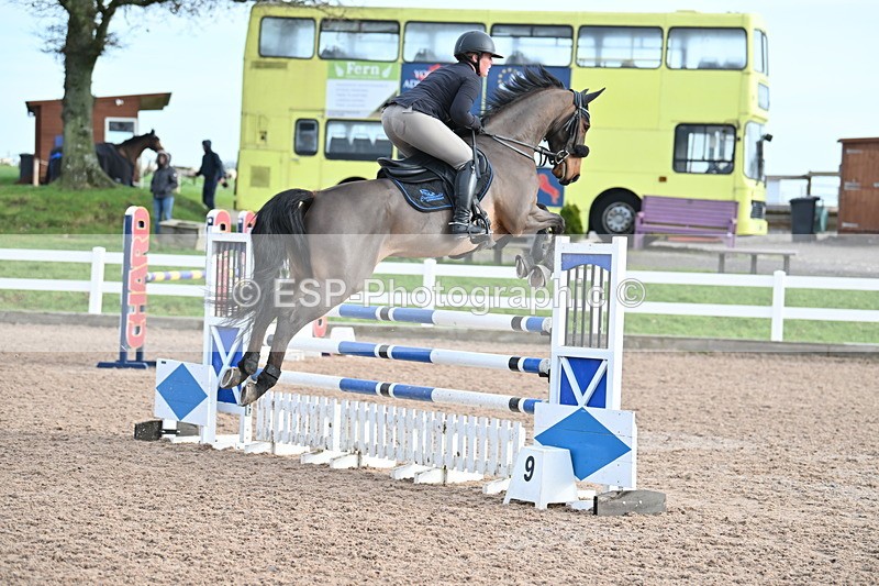 231208A-122908-00712 - Cls 5 Newcomers & 1.10m Open