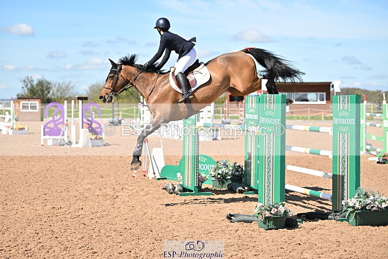 240418A-113516-02620 - Cls 5, 2 Star Medium Tour 1.35m