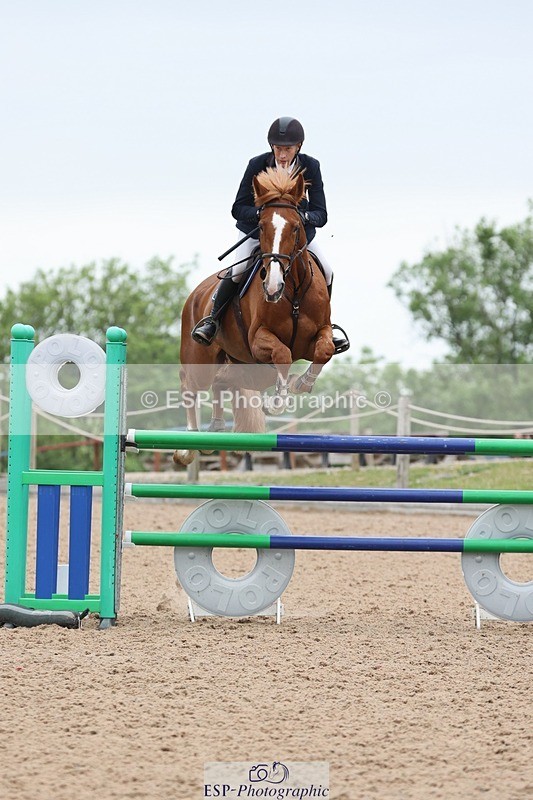 250524-130501-04904 - Cls 15 Snr Fox 1st Rnd