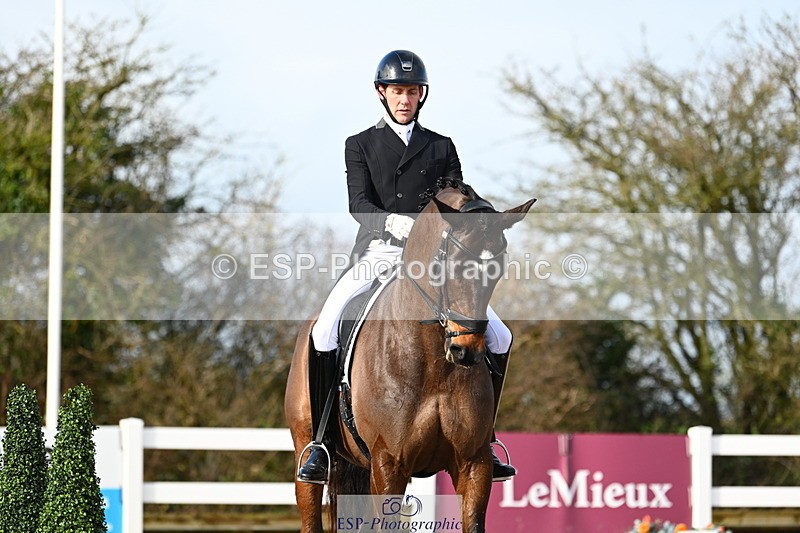 240218A-114216-06445 - 167-Mark.Forrest-Fidel.Von.Singng