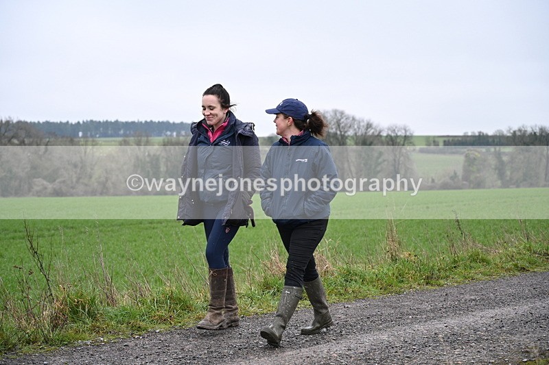 WJ7_9811 - Walk out..