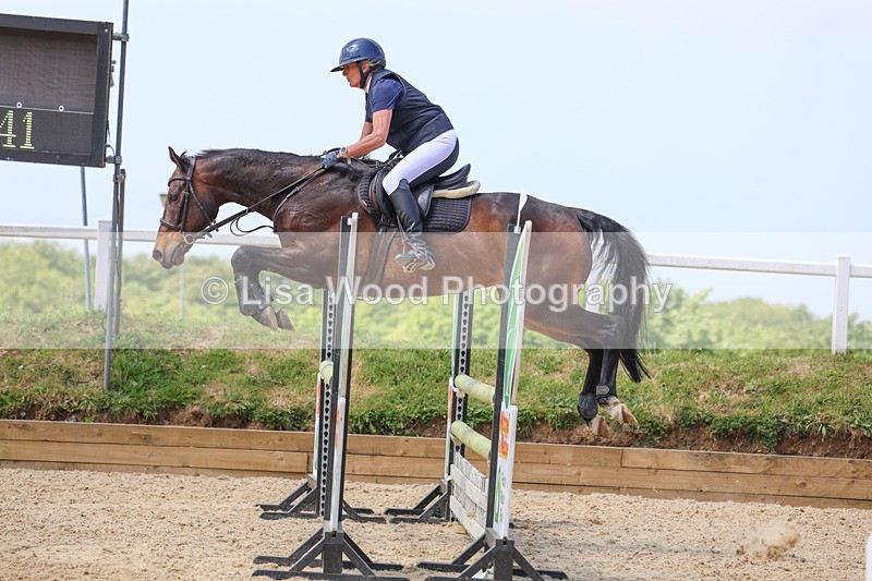 3E7A0327 - Class 10: Senior 95cm open