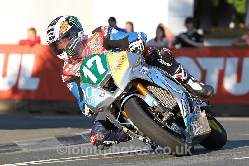  - Saturday Practice Newcomers/Supertwins
