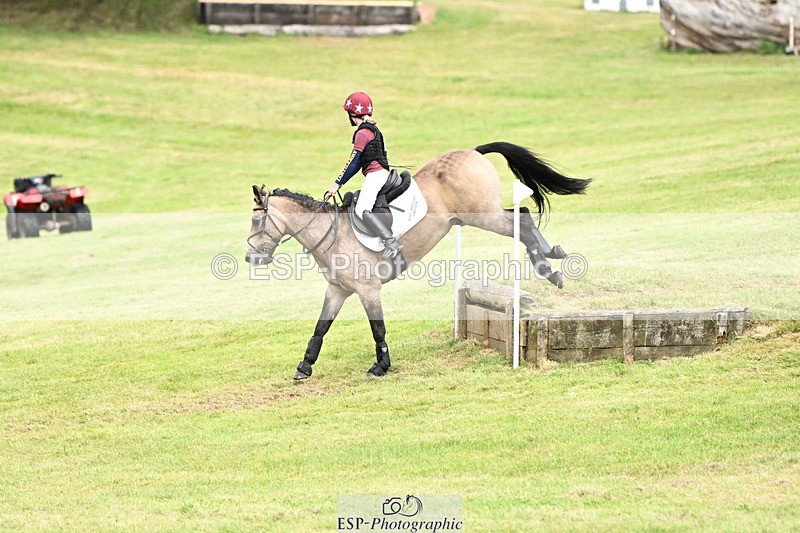 240825X-161415-36702 - 80cm XC 15.30 to 16.30