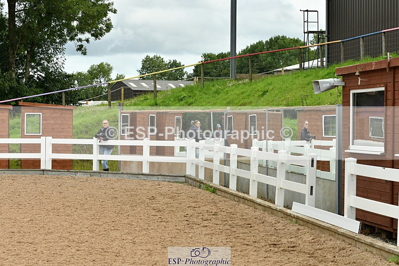 230804A-101338-01551 - Stable Shots