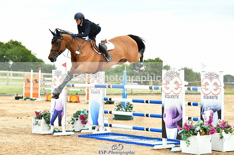 230720A-153610-03951 - Cls 9, 2 Star Big 1.40m Start to break