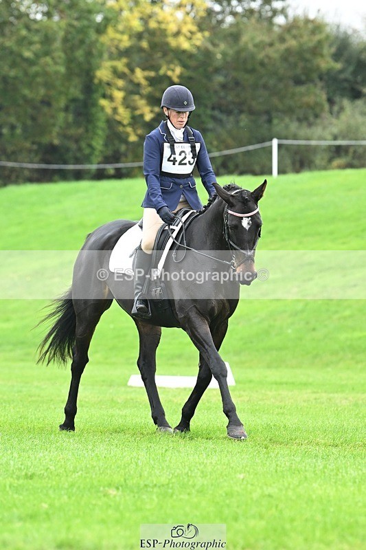 241024-150408-04691 - 423-Alexandra.Erskine.Scott-PRIMITIVE.DAYLIGHT