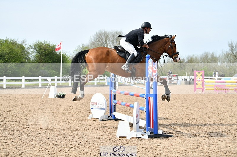 240511A-154943-14206 - Cls 25 British Novice and 90cm Open