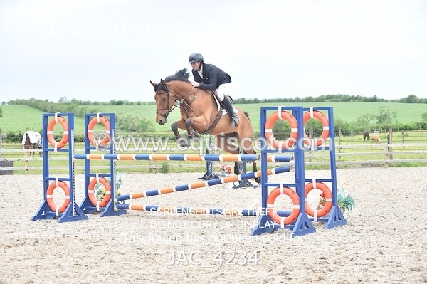 JAC_4234 - CLASS 6 Senior Foxhunter/ 1.20m Open