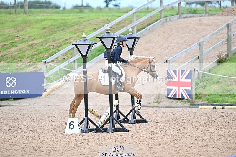 240813-152438-00060 - Clear round & 60cm