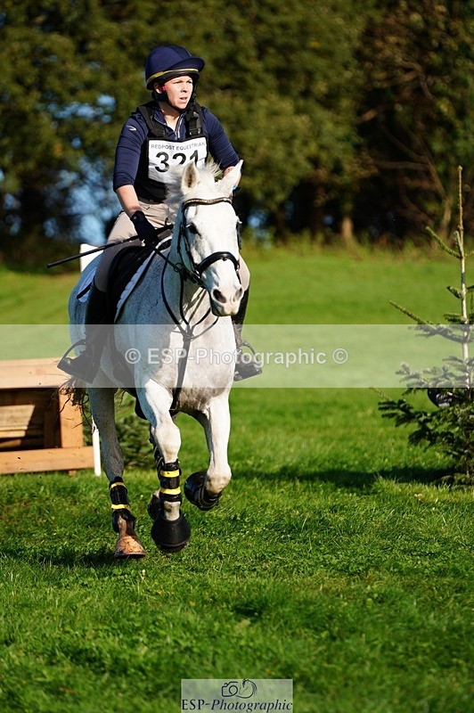 241026-101638-11279 - 321-Hannah.Underhill-DONBEG.GREY