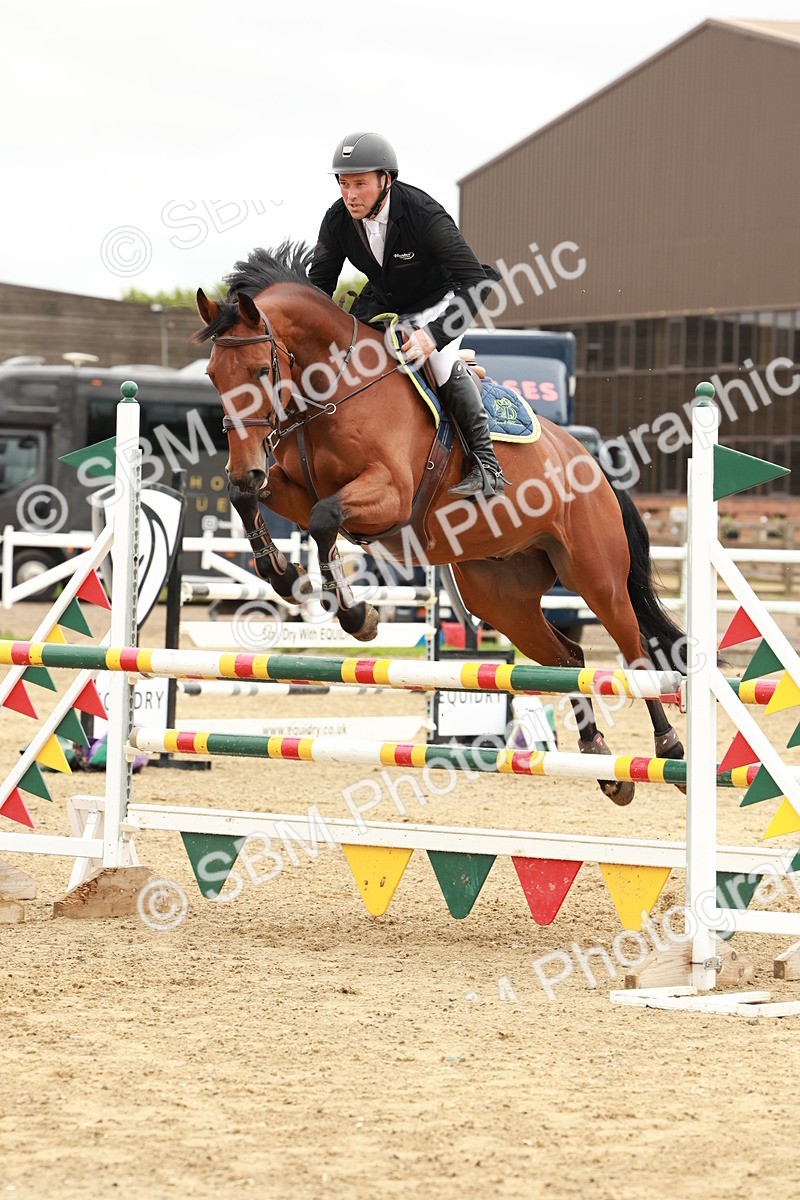 1I0A7875 - Class 4 - Senior Newcomers 1.10m