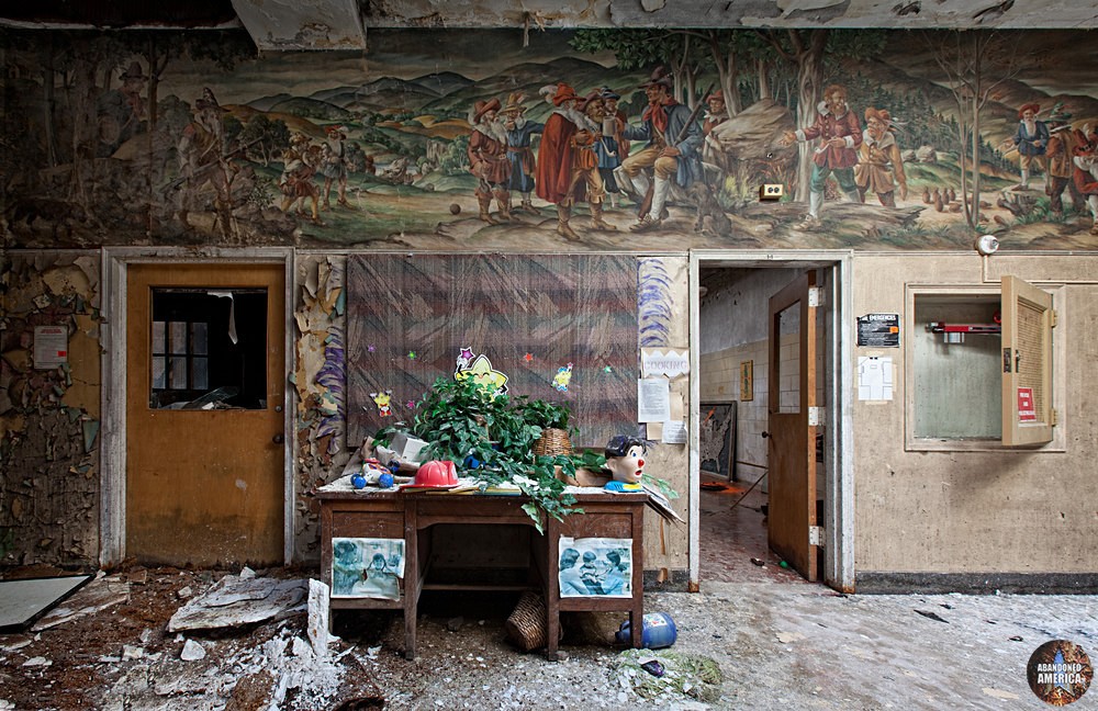 Rockland State Hospital (Orangeburg, NY) | Cluttered Desk - Rockland State Hospital