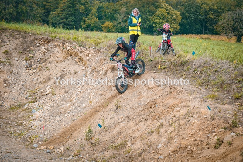 DSCF0320 - Ripon MC Trial 27/09- kids