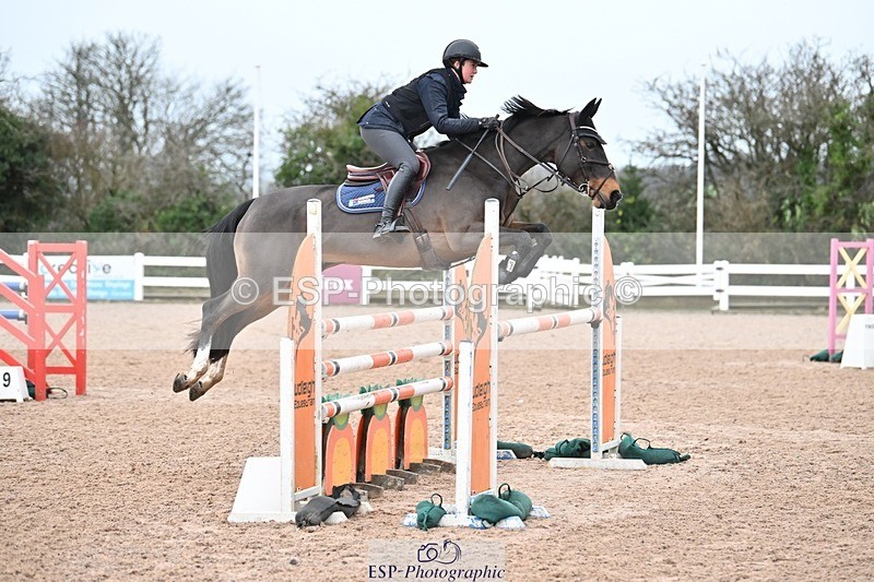 241206-142848-01106 - Cls 6 Foxhunter and 1.20m Open