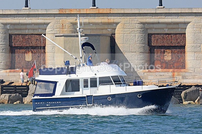 180506 HURLEY-BURLEY - BENETEAU SWIFT TRAWLER 32 1Y3A9905 - Flybridge Cruisers