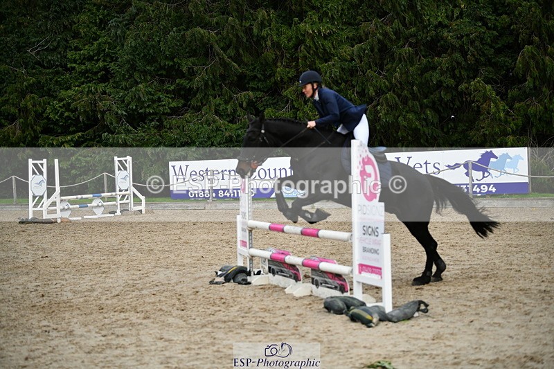 251004A-170532-02378 - Classes 10 & 11 80cm