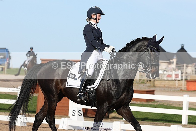 250404-174114-08092 - 069-India.Hamilton-Burnet-Kissingdale